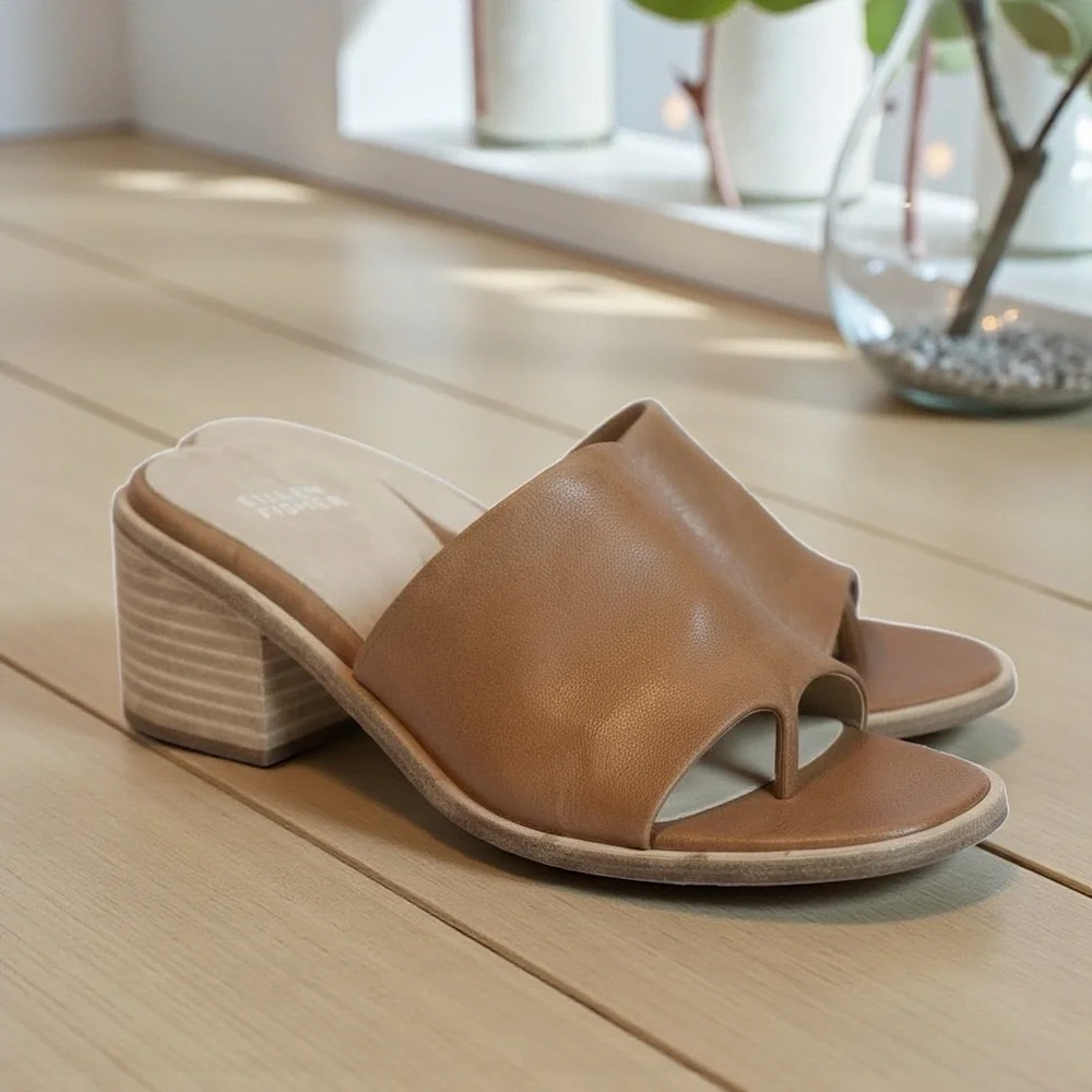Eileen Fisher Ladies Size 7 Tan Leather  Block Heel Sandal Strap & Toe thong